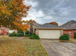 1604 Mallard Dr, Corinth, TX 76210