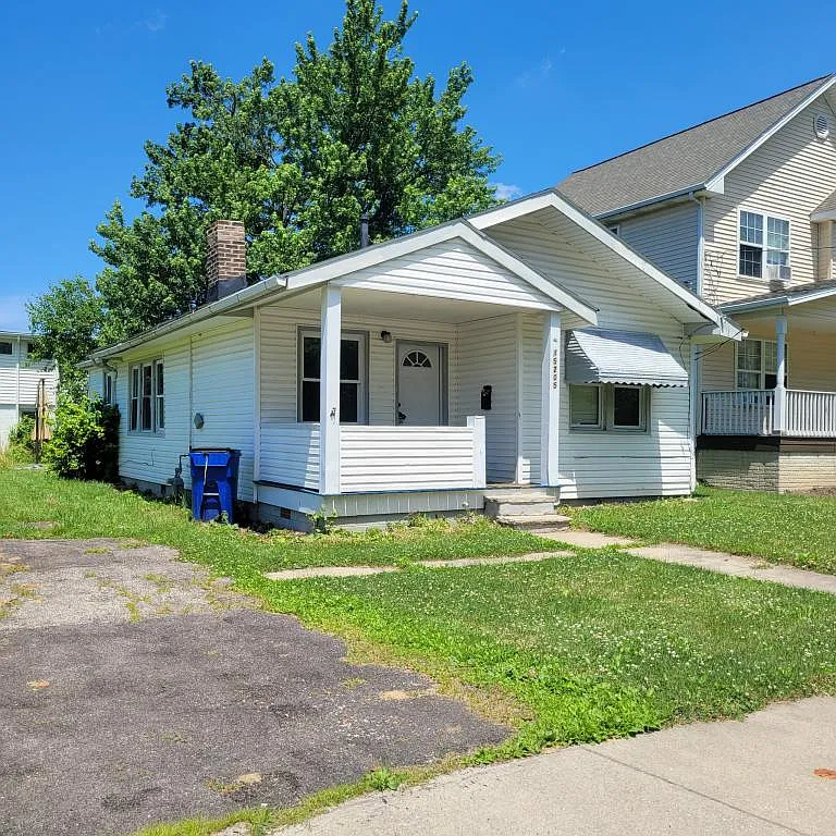 15205 Lincoln Ave — Photo 4