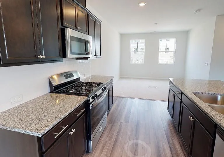 2nd Floor Open Plan : Kitchen-Living