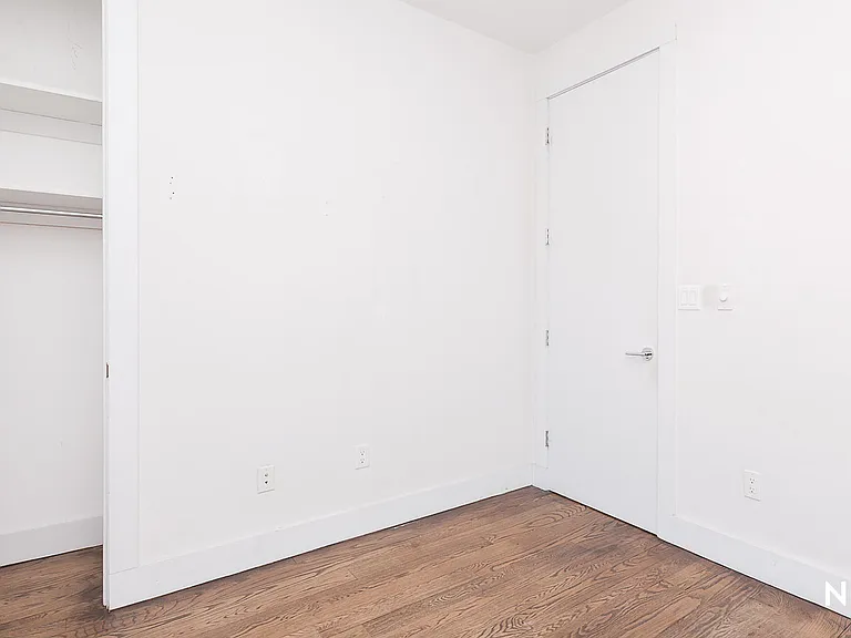 112 Manhattan Ave #3R — Photo 6