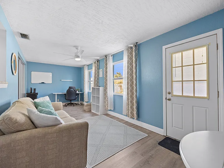 532 Roosevelt Ave #532 — Photo 4