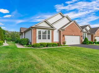 4041 Whitehall Ln, Algonquin, IL 60102