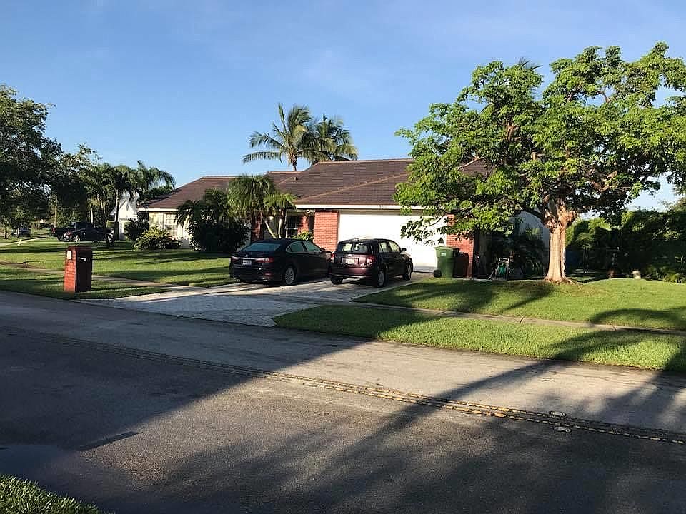 1st image of 450 NW 200th Ave