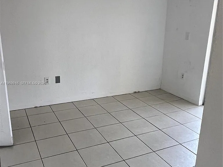 1679 Sunrise Blvd #1679 — Photo 2