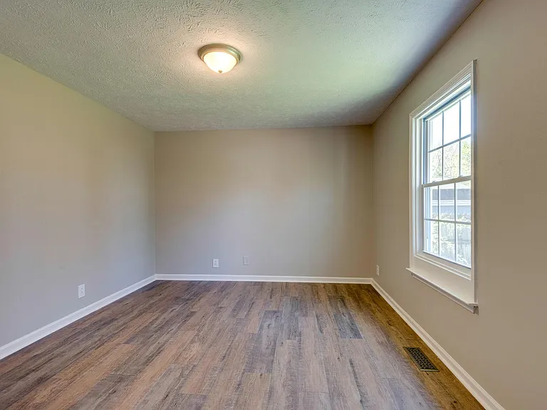 4908 Deerhaven Dr — Photo 16