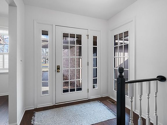 4th image of 3510 Eagle Bluff Dr NE