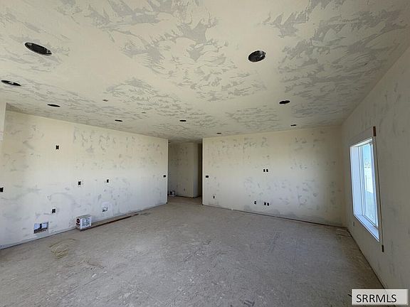 2nd image of 559 Abigail Ln