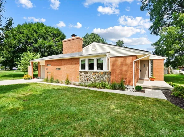 1133 Regal Hill Dr, Dayton, OH 45430