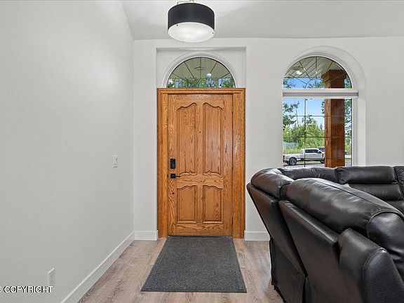 3rd image of 3002 E Long Beach Cir