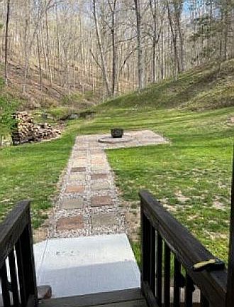 3rd image of 70175 Lincoln Hollow Rd
