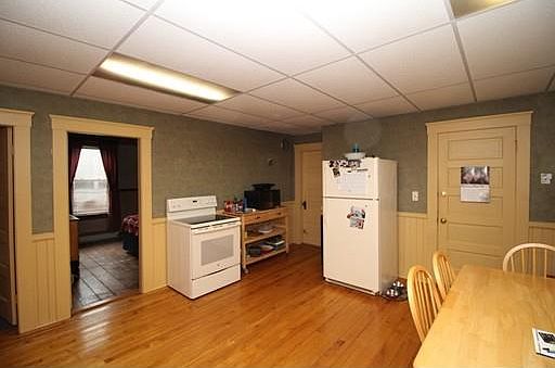 2nd image of 60 Leamy St
