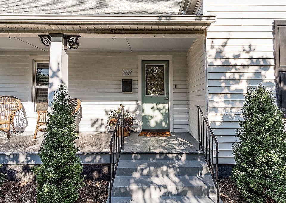 1st image of 327 E Quincy Ave