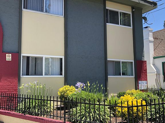 3rd image of 560 S 10th St #5