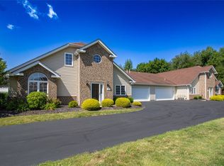 35 Nicholas Dr, Beaver, PA 15009