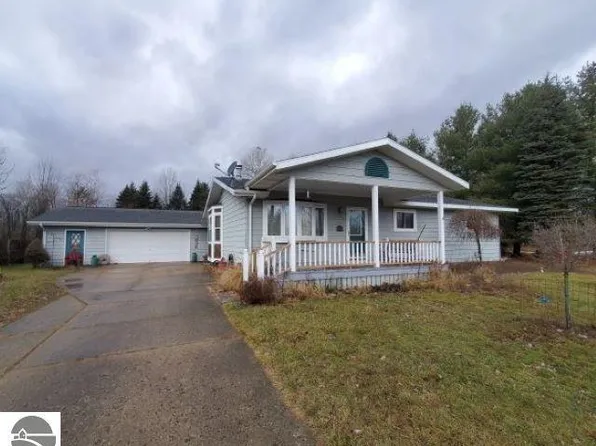 415 N 4th St, West Branch, MI 48661