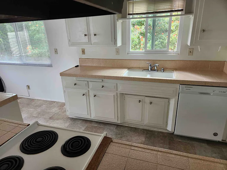 1110 Opal St #D — Photo 4