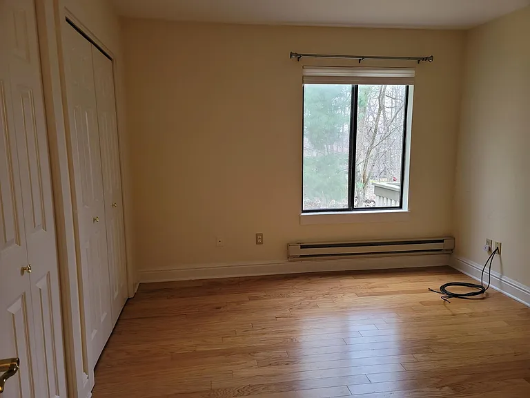 555 Heritage Hls — Photo 16