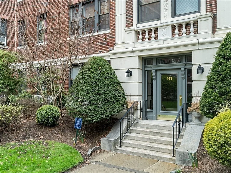 141 Englewood Ave #43 — Photo 17