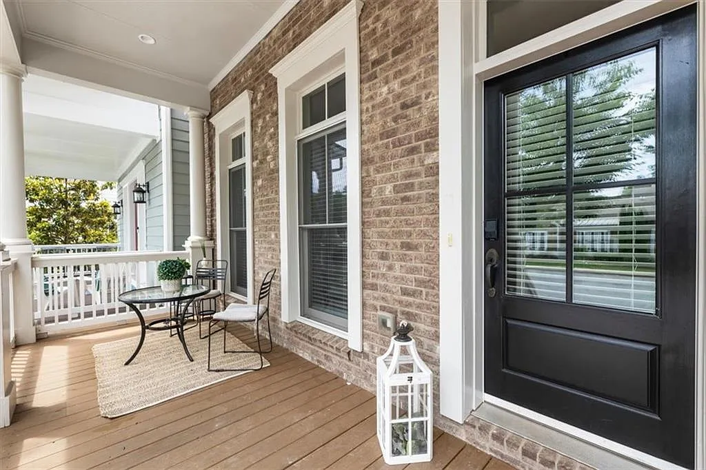 4 bed, 3.5 bath, 2312 sqft, $4,700 — Photo 4