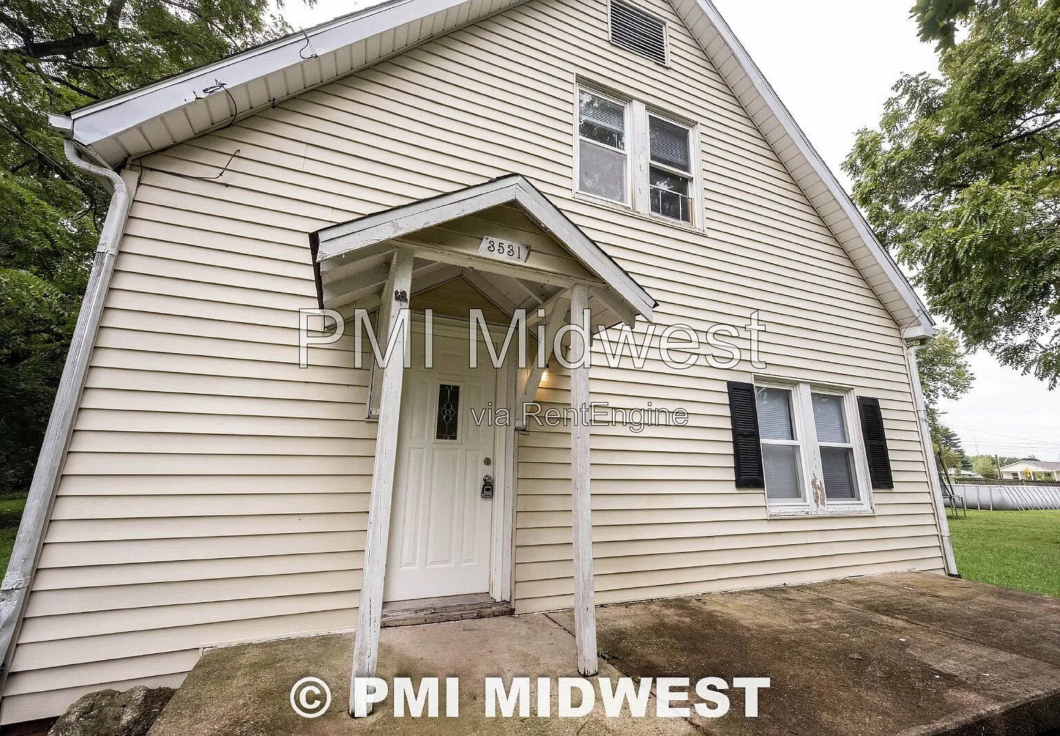 3 bed, 1.0 bath, 1264 sqft, $1,200 — Photo 2