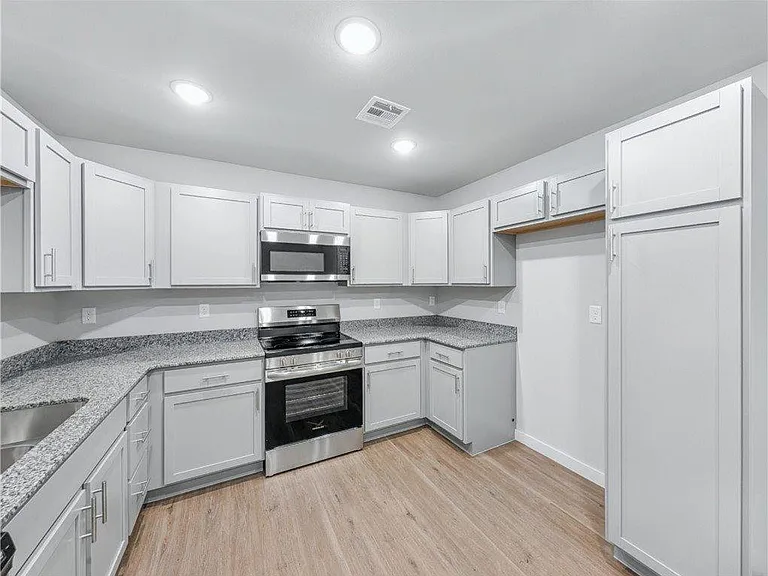 6603 NW Altus St — Photo 7
