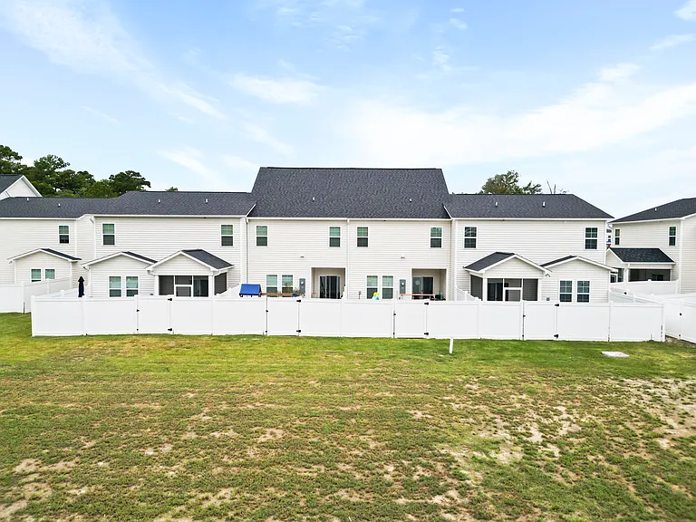 124 Bridge Point Cir — Photo 44