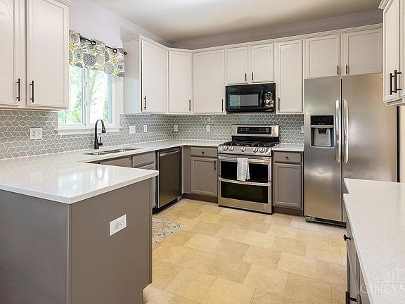 2nd image of 1367 Dyer Ave