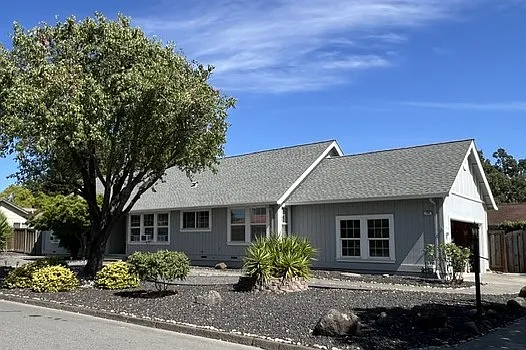 150 Moll Dr — Photo 2