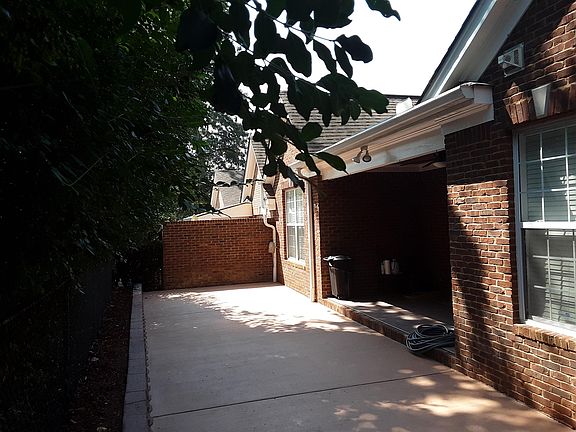 3rd image of 198 Clark Cir