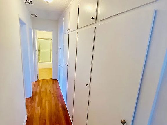 5th image of 7010 Lanewood Ave #O205