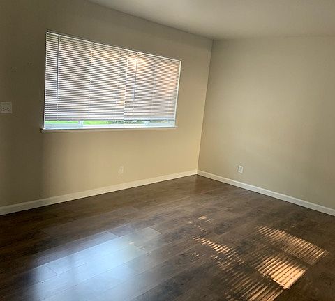 3rd image of 1462 Manzanita Ave #5