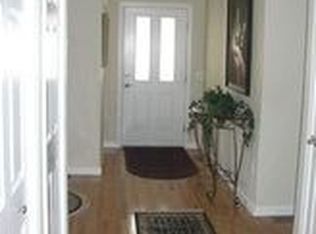 16 Enzo Dr, Coventry, RI 02816