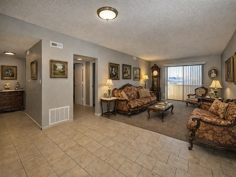 Cimarron Apartments — Photo 41