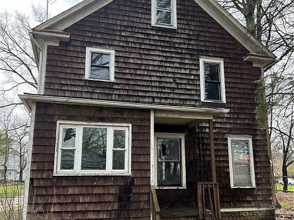 4th image of 480 Wildwood Ave