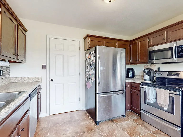 117 N Cavalcade Cir — Photo 4