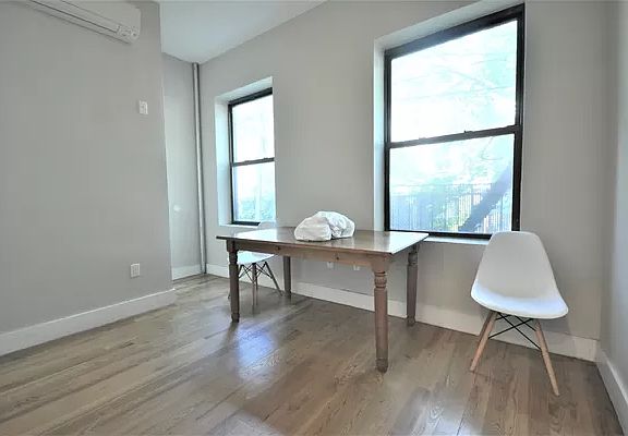4th image of 43 Mac Donough St