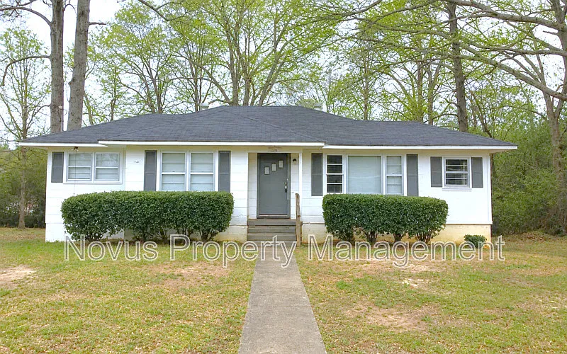 4 bed, 2.0 bath, 1549 sqft, $1,575 — Photo 1
