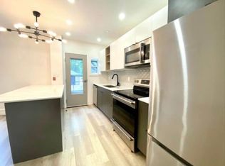 760 Main St E #4, Hamilton, ON L8M 1L1