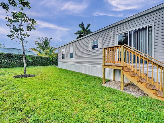 2nd image of 2907 Harbor Ln