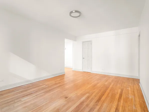 5610 Netherland Avenue image 11 of 21