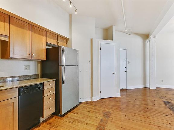 5th image of 1111 S Peters St APT 315