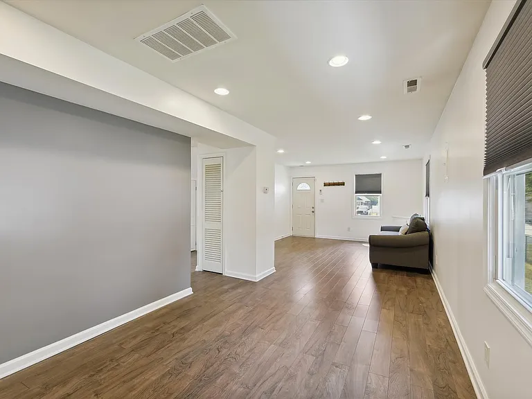 7611 Poplar Rd — Photo 11
