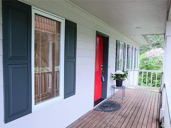 3rd image of 5008 Foxtrail Dr NE