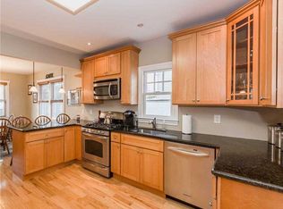 1295 Smithtown Ave, Bohemia, NY 11716