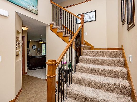 3rd image of 302 NW Abbie Dr