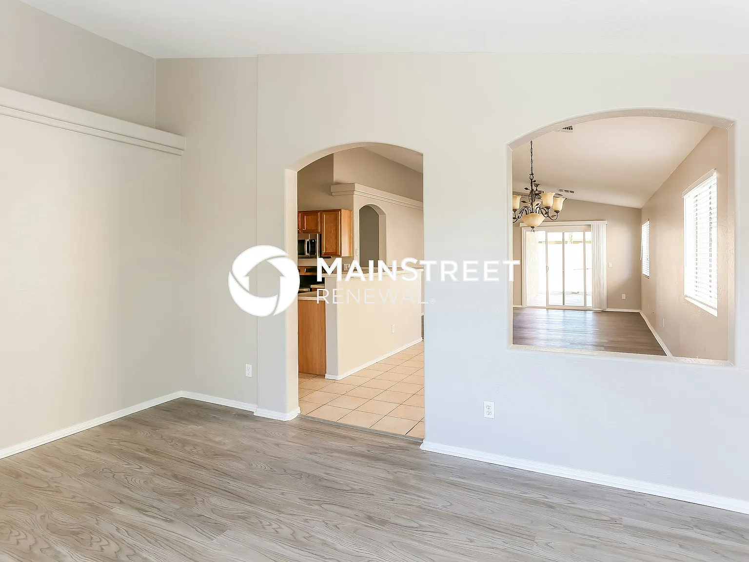9016 W Pinchot Ave — Photo 2