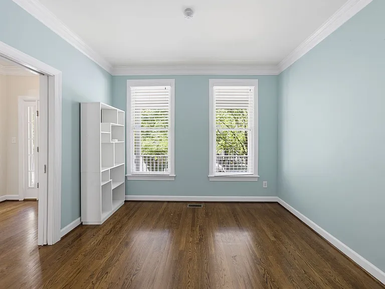 102 Parkside Cir — Photo 9