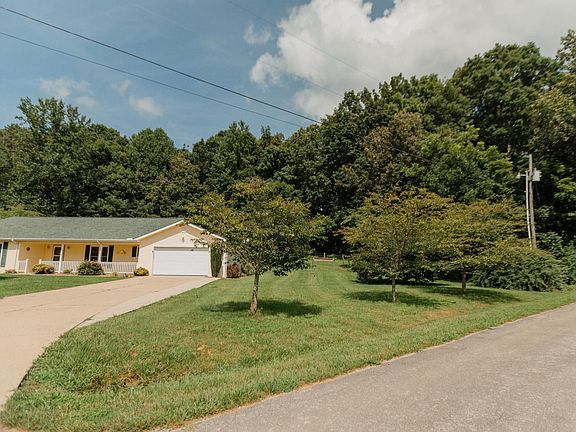 3rd image of 170 Lady Bird Ln