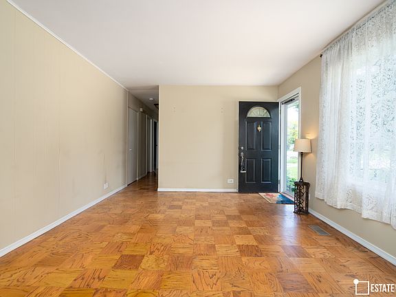 5th image of 2935 Westridge Dr