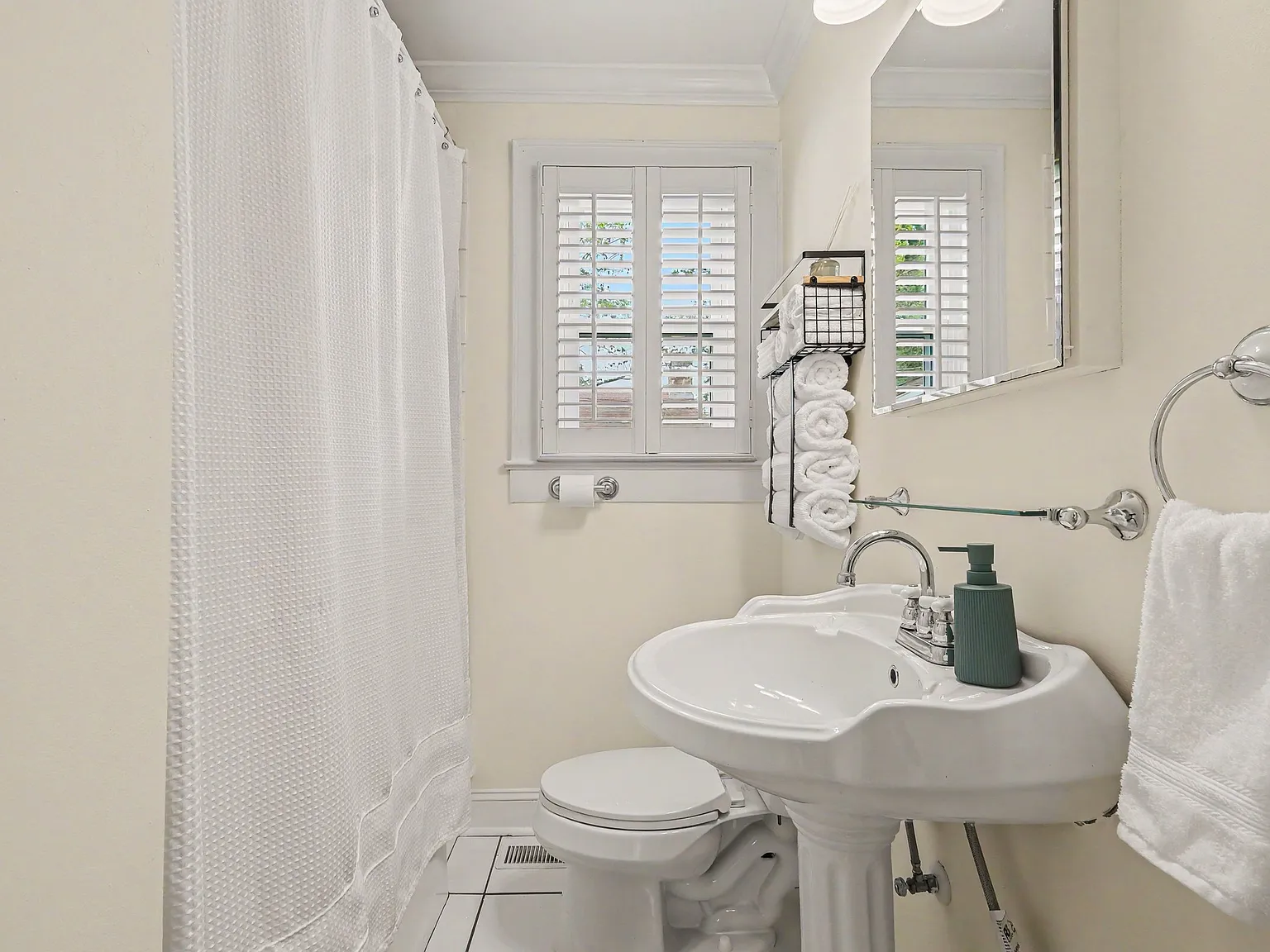 2 bed, 896 sqft, $2,300 — Photo 4